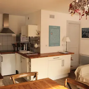 immeuble-zodiaque.hotels-rhonealpes.com/